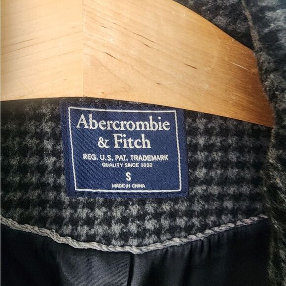 Abercrombie & Fitch Wool Blend Black and Gray Houndstooth Coat Jacket - Picture 2 of 12